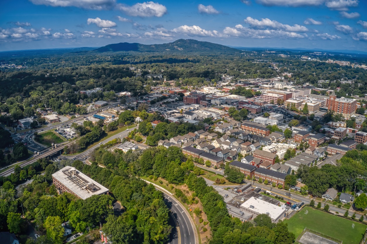 Best Atlanta Suburbs for Families in 2025